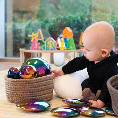 Colonial Mills Peek-A-Boo Basket And Lid - Tan 2 Colonial Mills Peek-A-Boo Basket And Lid - Tan - Image 2